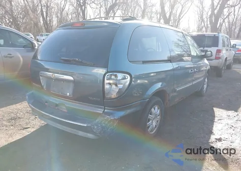 2006 Chrysler Town & Country Touring from USA, damaged, VIN 2A4GP54LX6R919797